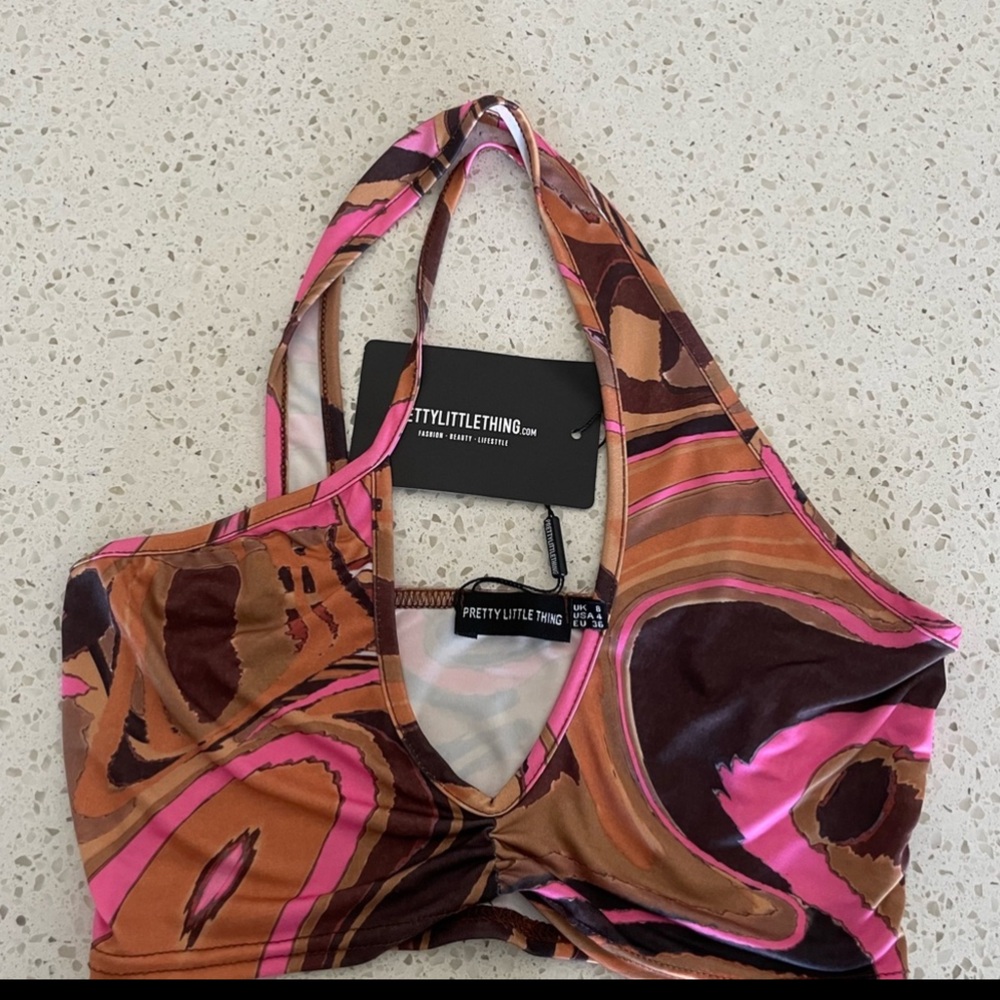 PrettyLittleThing Multicolor Swirl Crop